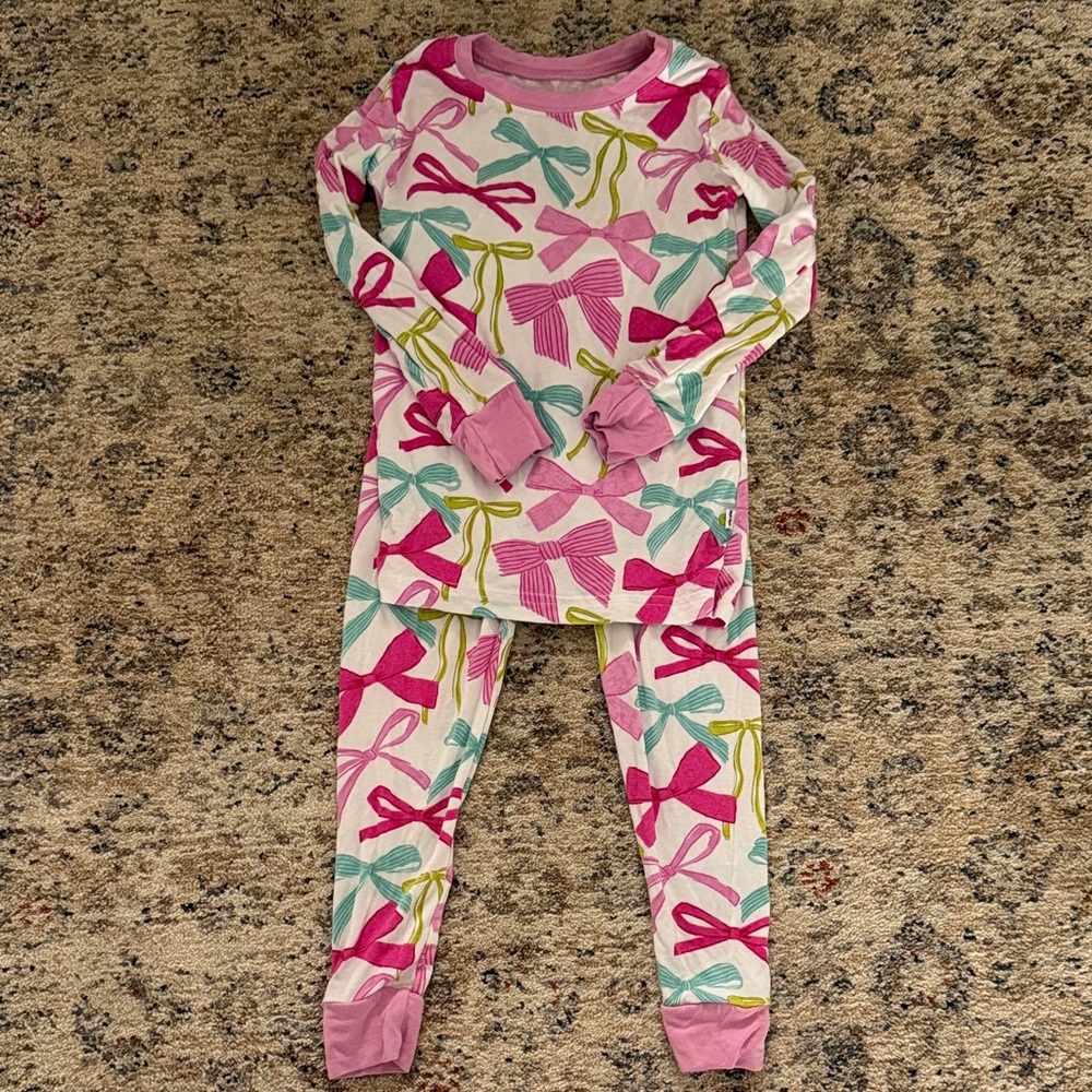 Copy for specific buyer- Little Sleepies Bows PJ Set- Size 2T